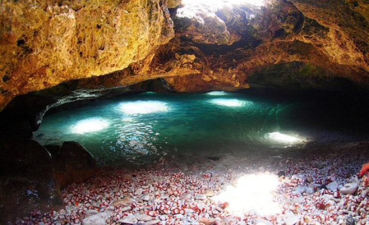 Mermaid Caves in Oahu, Hawaii